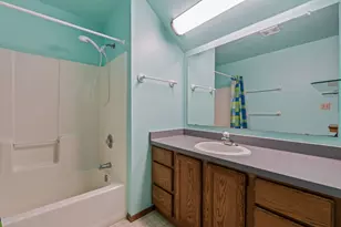 7204 S Countryside Dr, Franklin, WI 53132 - Photo 25