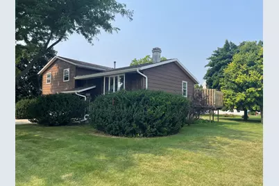 230  Harvest Ct, Manitowoc, WI 54220 - Photo 3