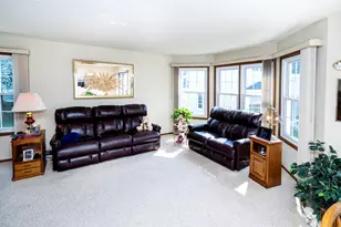 8423 S 76th St, Franklin, WI 53132 - Photo 15