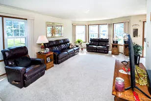 8423 S 76th St, Franklin, WI 53132 - Photo 13