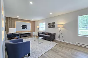 2811 W Acre Ave, Franklin, WI 53132 - Photo 13