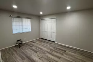 20245 Independence Dr, Brookfield, WI 53045 - Photo 7