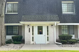 20245 Independence Dr, Brookfield, WI 53045 - Photo 9