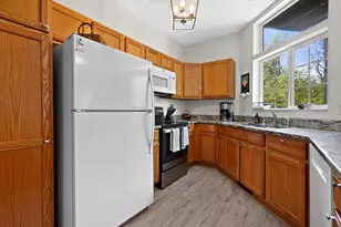 9164 W Elm Ct, Franklin, WI 53132 - Photo 13