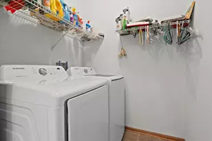 9164 W Elm Ct, Franklin, WI 53132 - Photo 23