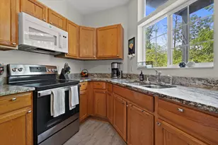 9164 W Elm Ct, Franklin, WI 53132 - Photo 15