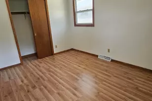 3160 S 95th St, Milwaukee, WI 53227 - Photo 9