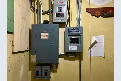 2721 N Shepard Ave, Milwaukee, WI 53211 - Photo 29