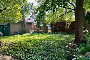 2721 N Shepard Ave, Milwaukee, WI 53211 - Photo 27