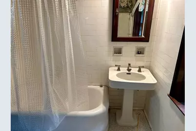 2721 N Shepard Ave, Milwaukee, WI 53211 - Photo 21