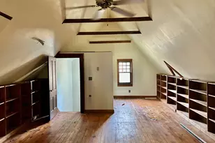 2721 N Shepard Ave, Milwaukee, WI 53211 - Photo 23