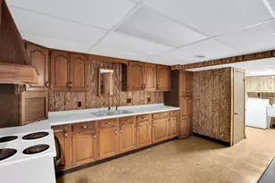 1405 N English Settlement Ave, Racine, WI 53105 - Photo 31