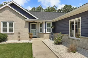 7742 W Lake Pointe Dr, Franklin, WI 53132 - Photo 3