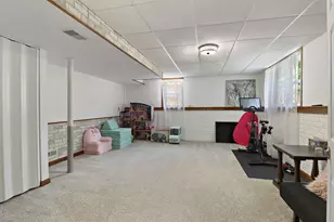 7742 W Lake Pointe Dr, Franklin, WI 53132 - Photo 29