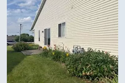 1060  4th St, Fond du Lac, WI 54935 - Photo 3