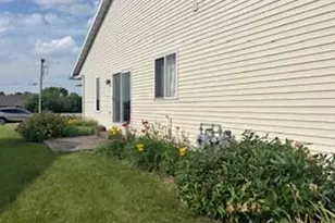 1060 4th St, Fond du Lac, WI 54935 - Photo 3