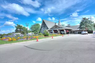 269 Fontana Blvd, Fontana, WI 53125 - Photo 17