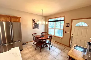 9215 S 51st St, Franklin, WI 53132 - Photo 9