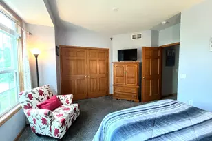 9215 S 51st St, Franklin, WI 53132 - Photo 15