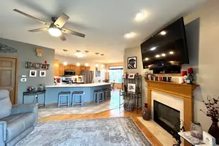 9215 S 51st St, Franklin, WI 53132 - Photo 5