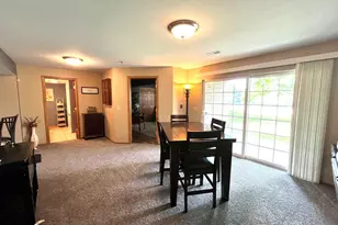 9215 S 51st St, Franklin, WI 53132 - Photo 27