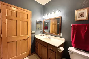 9215 S 51st St, Franklin, WI 53132 - Photo 13