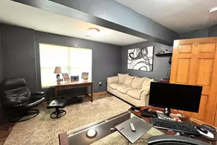 9215 S 51st St, Franklin, WI 53132 - Photo 19