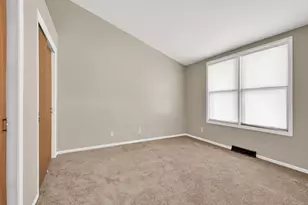 8127 S Legend Dr, Franklin, WI 53132 - Photo 19