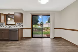 8127 S Legend Dr, Franklin, WI 53132 - Photo 11