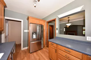 2721 N 72nd St, Milwaukee, WI 53210 - Photo 11