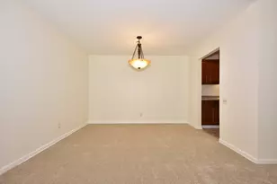 945 W Heritage Ct, Mequon, WI 53092 - Photo 7