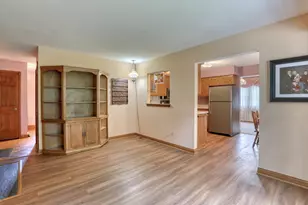 7645 S Mission Dr, Franklin, WI 53132 - Photo 3