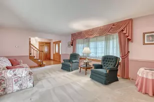 7645 S Mission Dr, Franklin, WI 53132 - Photo 15