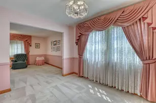 7645 S Mission Dr, Franklin, WI 53132 - Photo 13