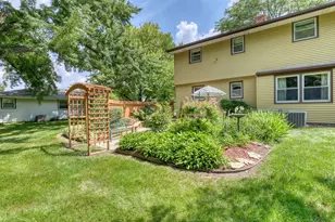 7645 S Mission Dr, Franklin, WI 53132 - Photo 33