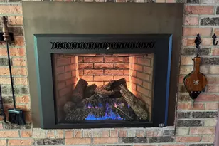 7645 S Mission Dr, Franklin, WI 53132 - Photo 5