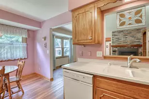 7645 S Mission Dr, Franklin, WI 53132 - Photo 7