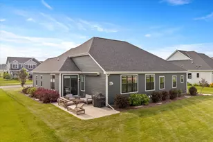 10190 S Woodside Ct, Franklin, WI 53132 - Photo 37