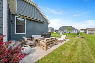 10190 S Woodside Ct, Franklin, WI 53132 - Photo 39