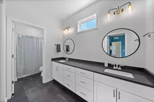 10190 S Woodside Ct, Franklin, WI 53132 - Photo 25