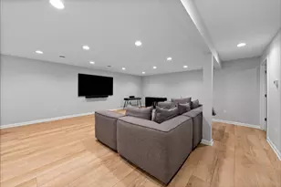 10190 S Woodside Ct, Franklin, WI 53132 - Photo 29