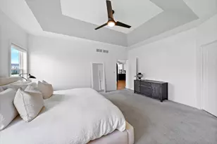 10190 S Woodside Ct, Franklin, WI 53132 - Photo 19