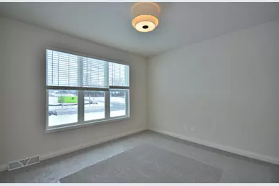 8211 W Skylark Dr, Mequon, WI 53097 - Photo 7