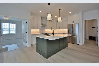 8211 W Skylark Dr, Mequon, WI 53097 - Photo 15