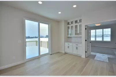 8211 W Skylark Dr, Mequon, WI 53097 - Photo 13