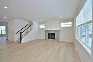 8211 W Skylark Dr, Mequon, WI 53097 - Photo 11