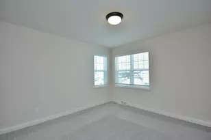 8211 W Skylark Dr, Mequon, WI 53097 - Photo 33