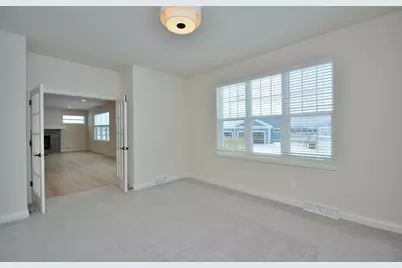 8211 W Skylark Dr, Mequon, WI 53097 - Photo 19