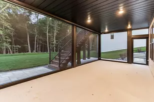 N66W21277 Sagebrush Dr, Menomonee Falls, WI 53051 - Photo 3