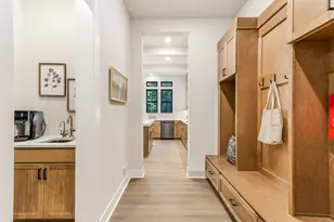 N66W21277 Sagebrush Dr, Menomonee Falls, WI 53051 - Photo 9